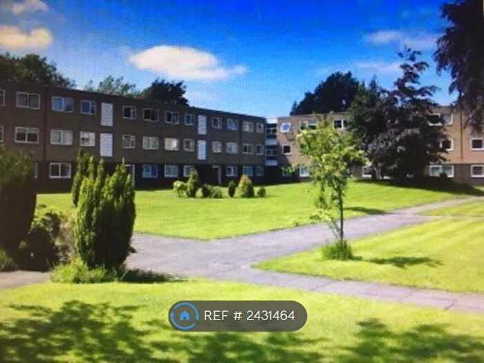2 Bedroom Flat To Rent In Cloverley, Sale, M33