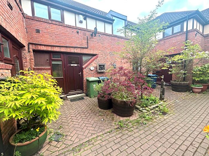 3 Bedroom House To Rent In Kestrel Close, Washington, NE38