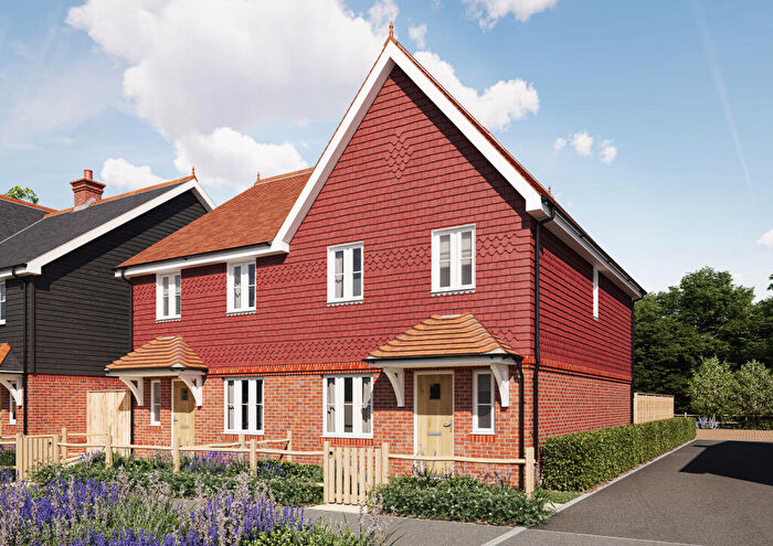 3 Bedroom Semi Detached House For Sale In Sumners Fields, Horsham, RH13