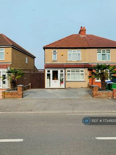 3 Bedroom Semi-Detached House To Rent In Olyffe Avenue, Welling, DA16