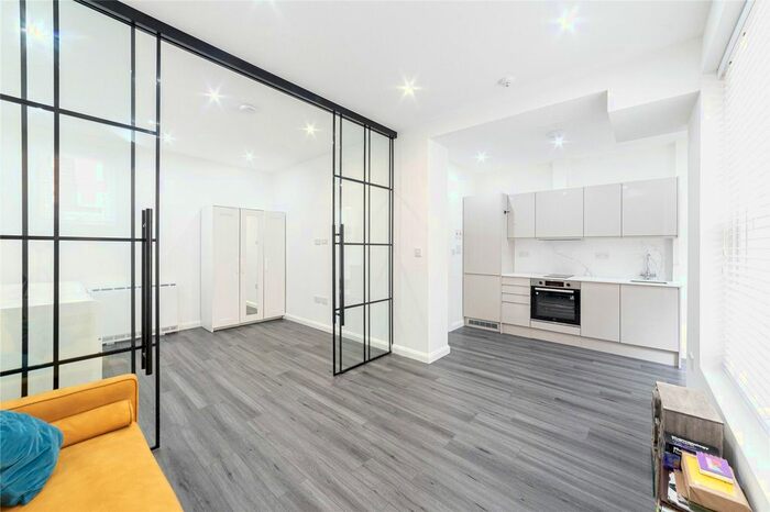 Studio To Rent In Canfield Gardens, South Hampstead, London, NW6