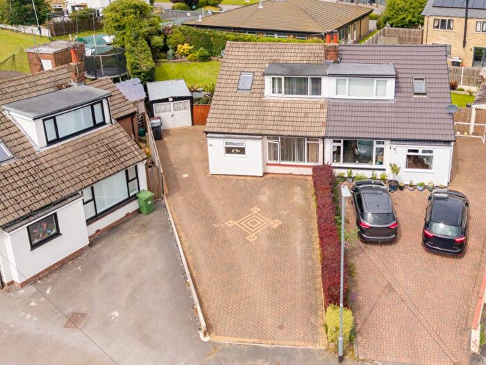 3 Bedroom Bungalow For Sale In Kingsdale Gardens, Drighlington, BD11