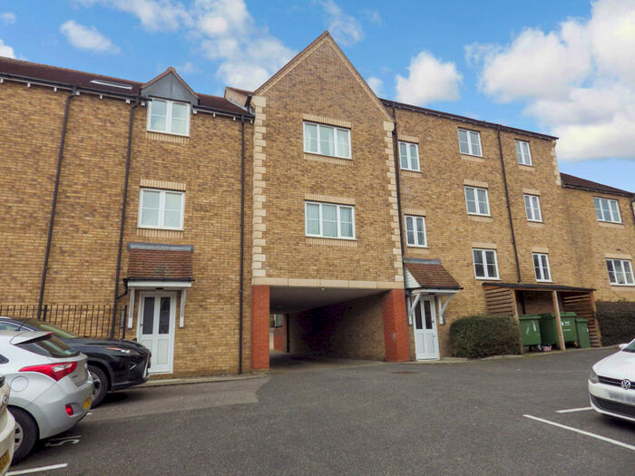 2 Bedroom Apartment To Rent In Rosemary Drive, Banbury, Oxfordshire, OX16