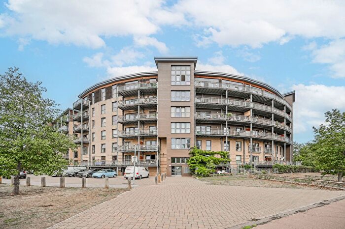 1 Bedroom Flat For Sale In Harry Zeital Way, Hackney, London, E5