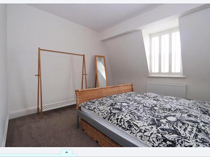 2 Bedroom Flat To Rent In Long Acre, Bath, BA1