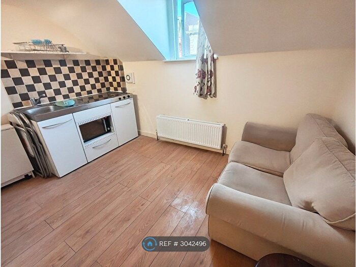 Studio To Rent In High St South, Dunstable, LU6