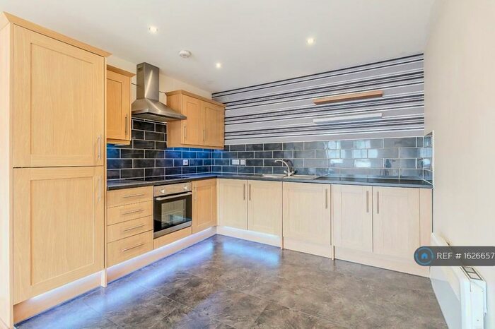 1 Bedroom Flat To Rent In West Street, Doncaster, DN12