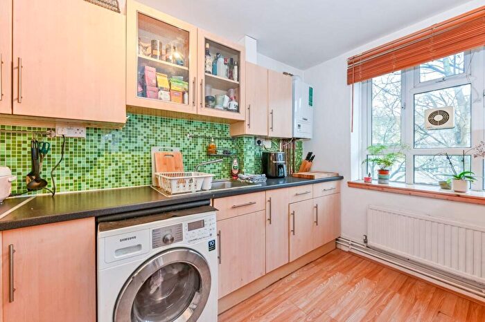 1 Bedroom Flat To Rent In Papworth Gardens, Islington, London, N7