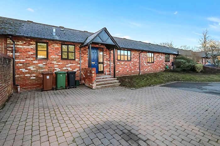 3 Bedroom Terraced House To Rent In Butlers Pond, Whitchurch Hill, RG8