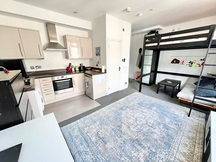 Apartment To Rent In Grafton Street, Brighton, BN2