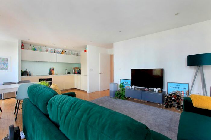 2 Bedroom Flat To Rent In Wingate Square, Clapham, SW4