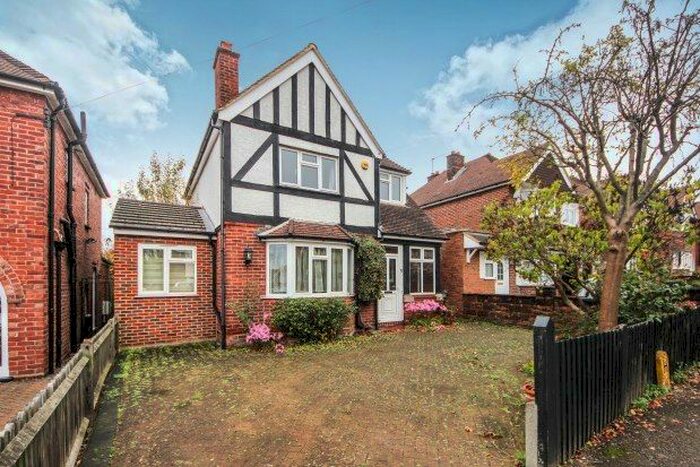 3 Bedroom Property To Rent In Manor Road, Guildford, GU2