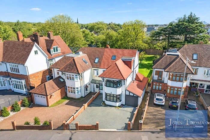 5 Bedroom Semi Detached House To Rent In Hollybush Hill, Snaresbrook, E11