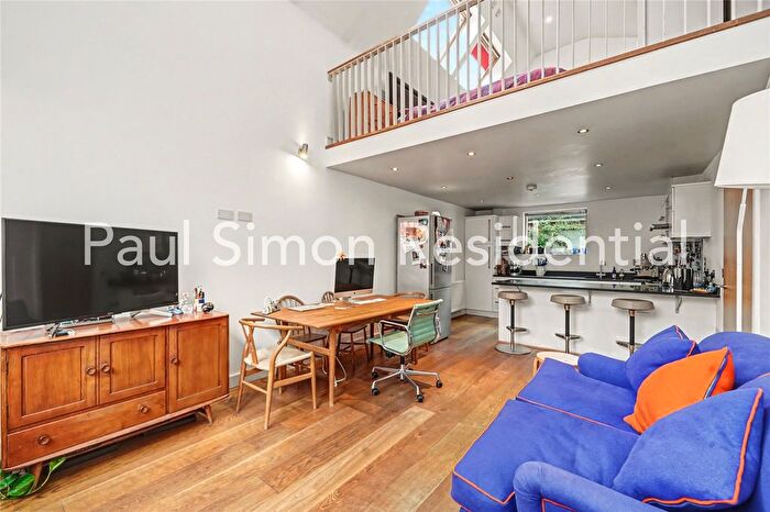 3 Bedroom Detached House For Sale In Adelphi Court, Ashfield Road, London, N4