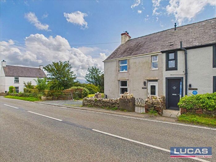 3 Bedroom Semi-Detached House For Sale In Tan Rhiw, Penmynydd, Llanfairpwll, LL61