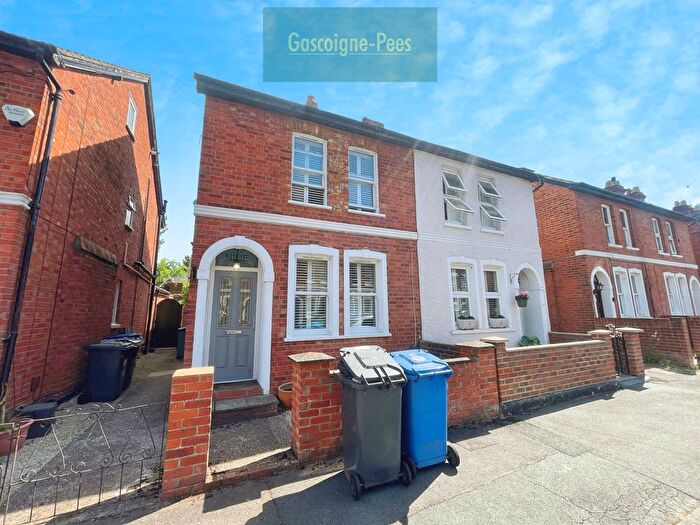 3 Bedroom Property To Rent In College Rise, Maidenhead, SL6