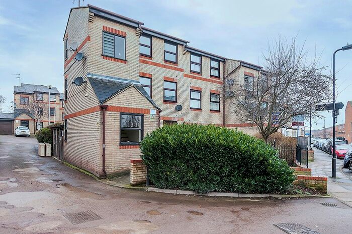 1 Bedroom Flat To Rent In Edmeston Close, Hackney E9