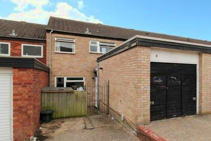 4 Bedroom Property To Rent In Lugar Close, Colchester, CO4