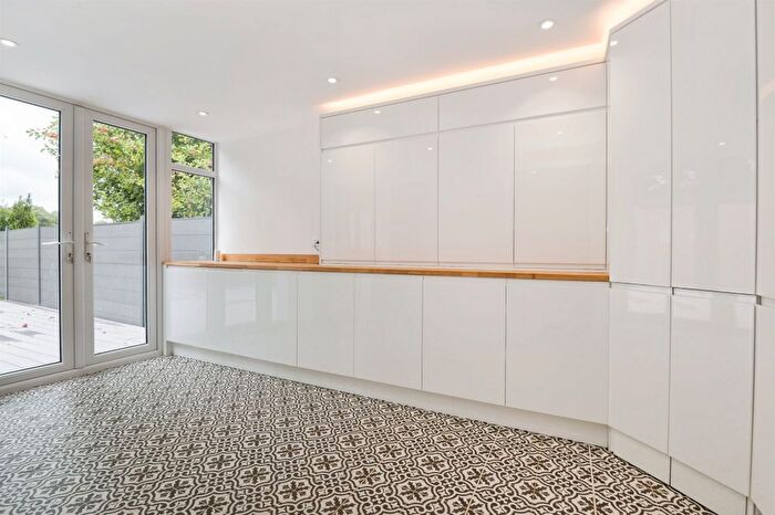 2 Bedroom Semi-Detached Bungalow For Sale In Braeside Crescent, Southampton, SO19