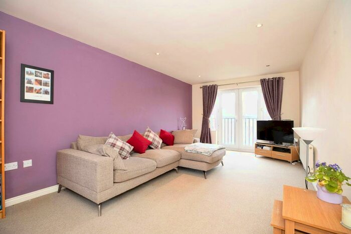 2 Bedroom Flat To Rent In Dunster Close, Rugby, CV22
