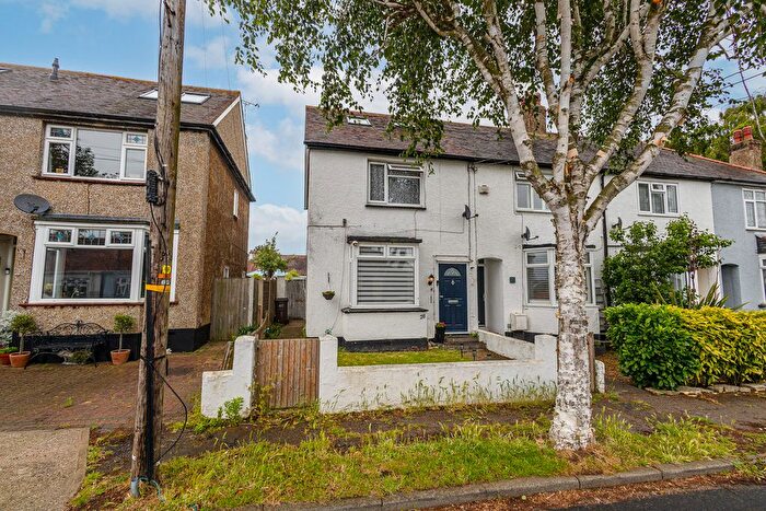 4 Bedroom End Of Terrace House For Sale In Elm Road, Benfleet, SS7