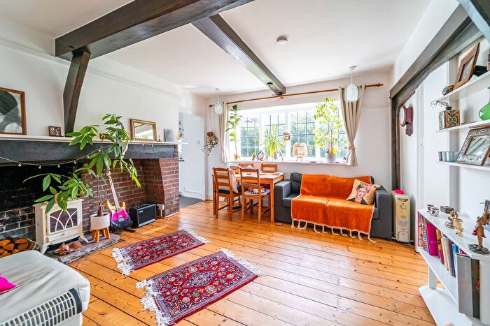 1 Bedroom Flat For Sale In Heath Close, Hampstead Garden Suburb, NW11