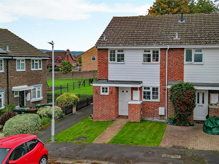 3 Bedroom End Of Terrace House For Sale In Cronin Close, Larkfield, ME20
