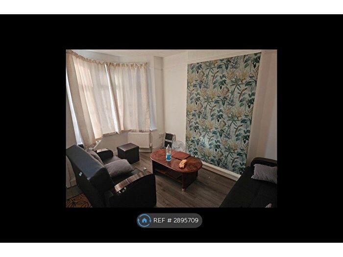 2 Bedroom Terraced House To Rent In Althorp Road, Luton, LU3