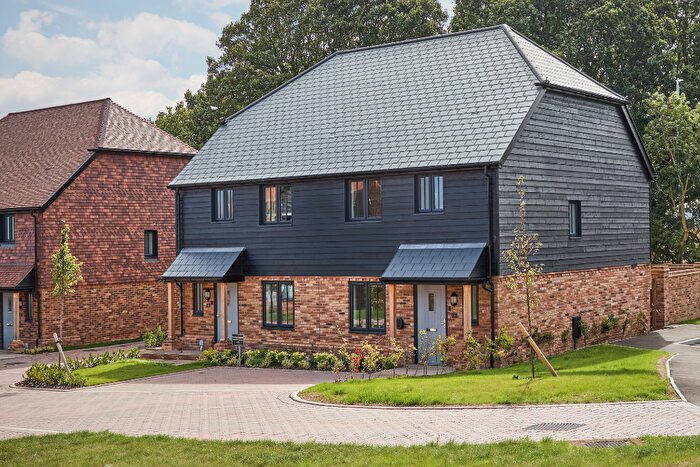 3 Bedroom Semi-Detached House For Sale In Esquire Developments Rook Lane Bobbing, ME9