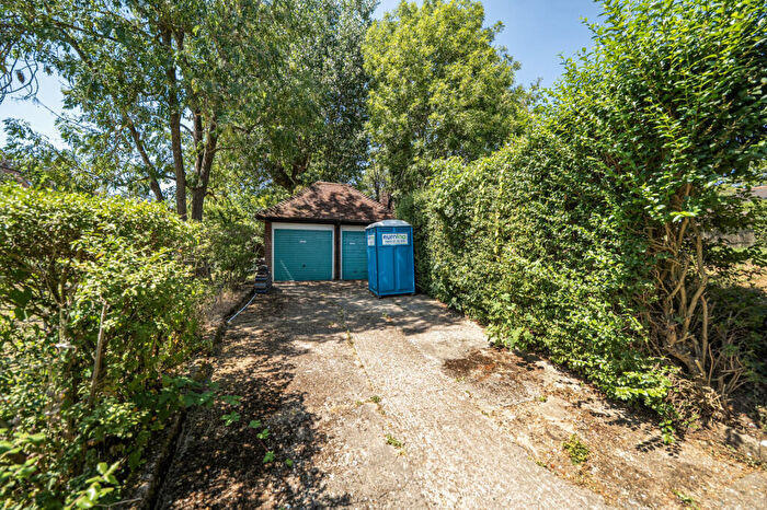Detached House For Sale In Ossulton Way, Hampstead Garden Suburb, N2
