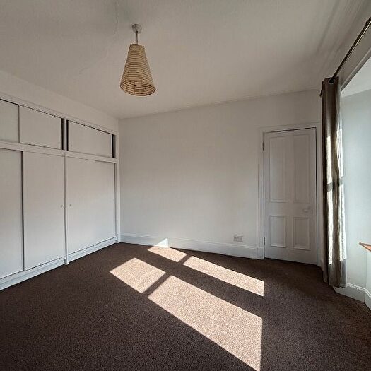 2 Bedroom Flat To Rent In High Street, Perth, Perthshire, PH1