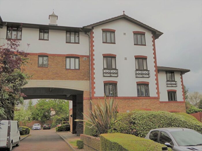 1 Bedroom Flat To Rent In The Beeches, Lampton Road, Hounslow, TW3