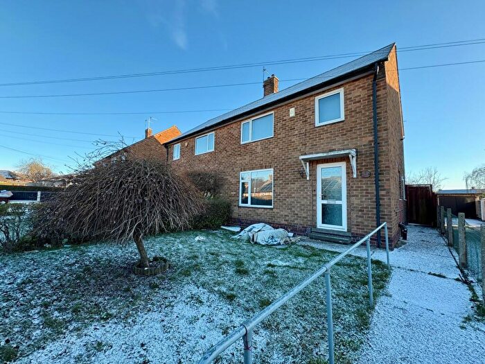 3 Bedroom Semi Detached House To Rent In Pedmore Valley, Nottingham, NG5