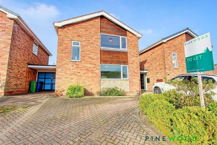 3 Bedroom Link Detached House To Rent In Gilbert Avenue, Walton, Chesterfield, Derbyshire, S40