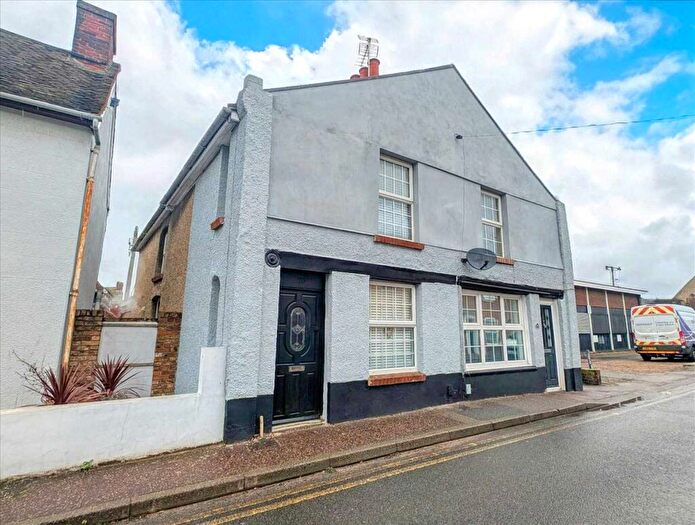 3 Bedroom Semi Detached House For Sale In New Street, Brightlingsea, CO7