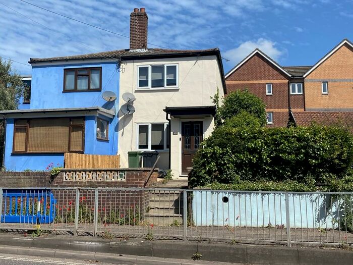 2 Bedroom Semi-Detached House To Rent In South Street, Braintree, CM7