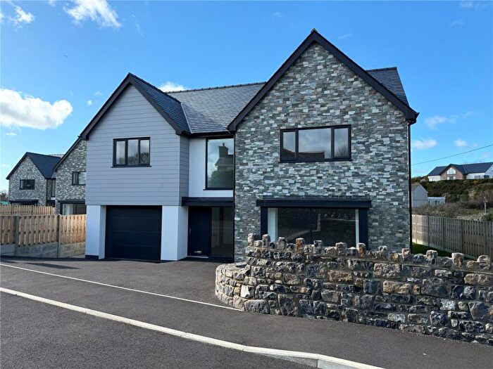 4 Bedroom Detached House For Sale In Gwalchmai, Holyhead, Isle Of Anglesey, LL65