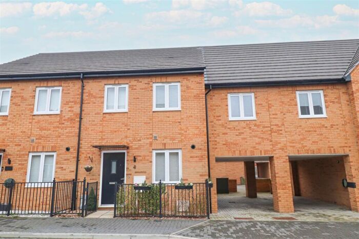 2 Bedroom Terraced House For Sale In Nova Scotia Drive, Farnborough, GU14