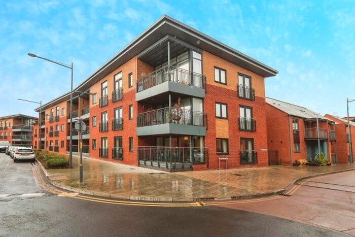 2 Bedroom Flat To Rent In Crossley Road, Worcester, WR5