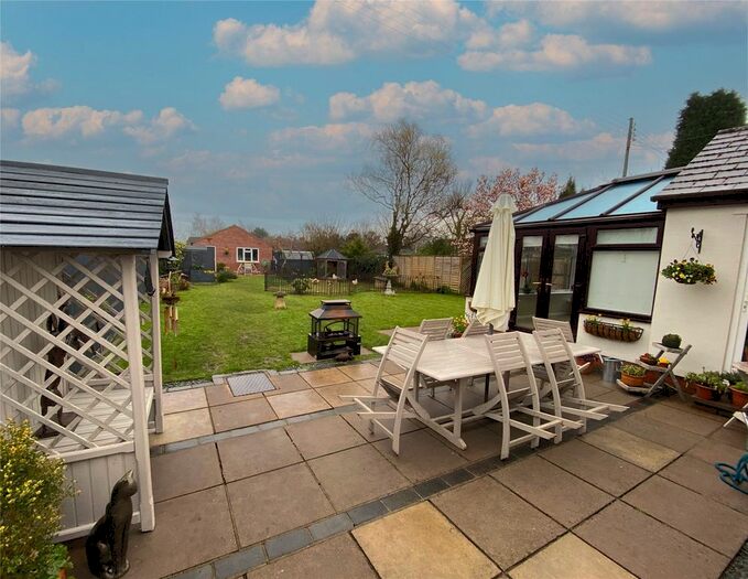 4 Bedroom Bungalow For Sale In Main Street, Offenham, Evesham, Worcestershire, WR11