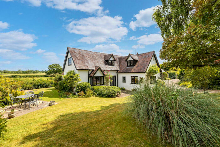 4 Bedroom Cottage For Sale In Woodgate Road, Bromsgrove, Worcestershire, B60