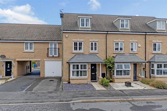 4 Bedroom Town House For Sale In Askew Way, Chesterfield, S40