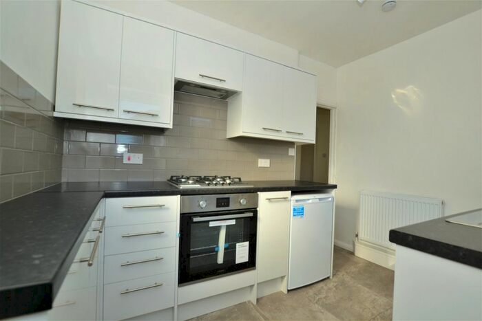 2 Bedroom Maisonette To Rent In Otterburn Gardens, Isleworth, TW7