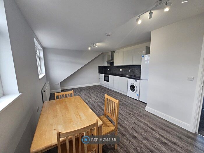3 Bedroom Flat To Rent In Carlton Avenue, Harrow, HA3