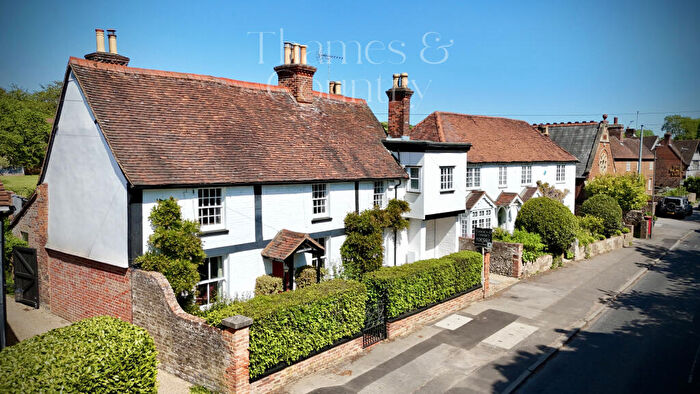5 Bedroom Cottage For Sale In Clarence Cottage, Marlow Road, Bourne End, Buckinghamshire, SL8
