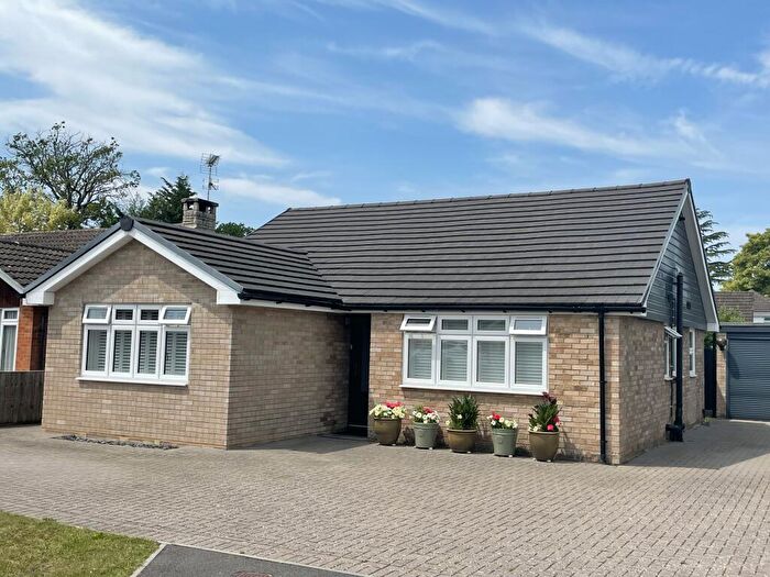4 Bedroom Detached Bungalow For Sale In Cedar Drive, Fleet, GU51
