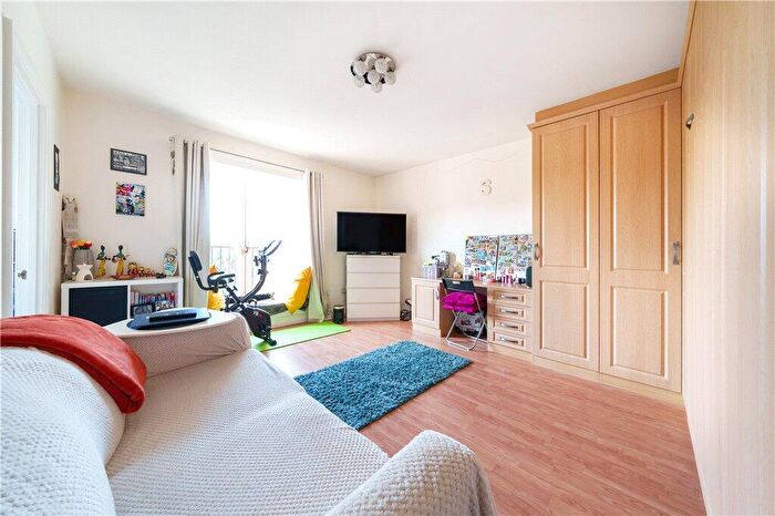Apartment For Sale In Abbeyfields Close, Park Royal, NW10