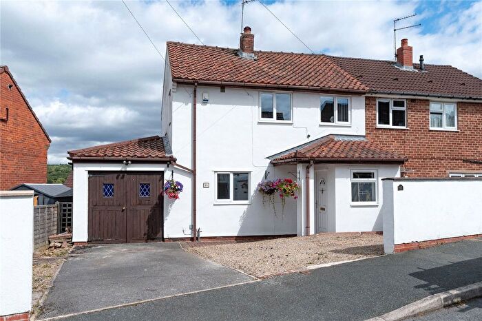 3 Bedroom Semi-Detached House For Sale In King George Avenue, Horsforth, Leeds, LS18