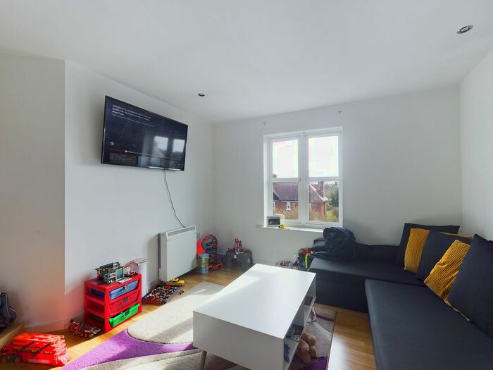 2 Bedroom Flat To Rent In Vestry Gardens, Coney Hill Road, Gloucester, GL4