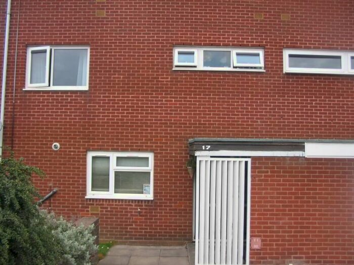 2 Bedroom Flat To Rent In Near Lands Close, Birmingham B32